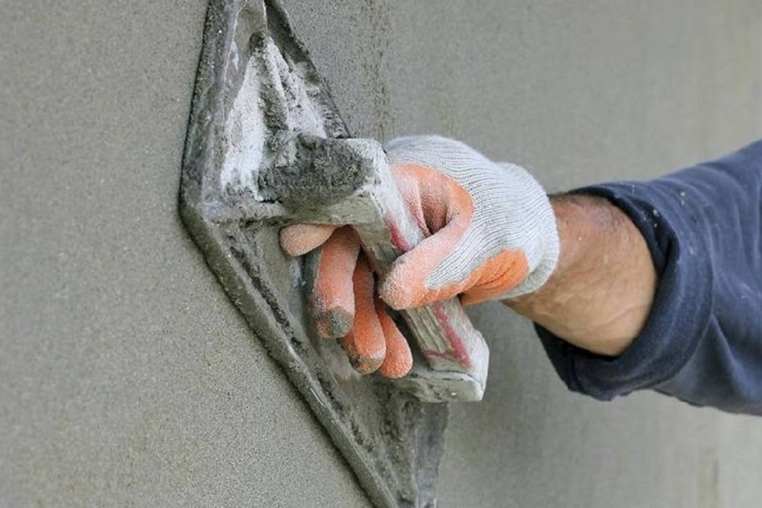 Яку штукатурку вибрати: цементну або гіпсову?